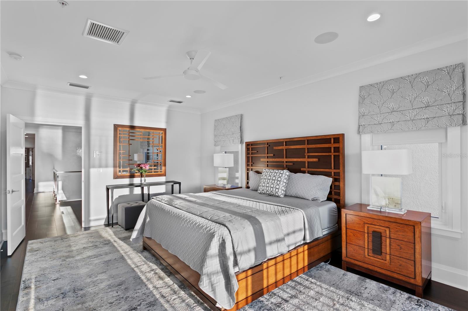 1037 ROYAL PASS RD, TAMPA, FL, 33602