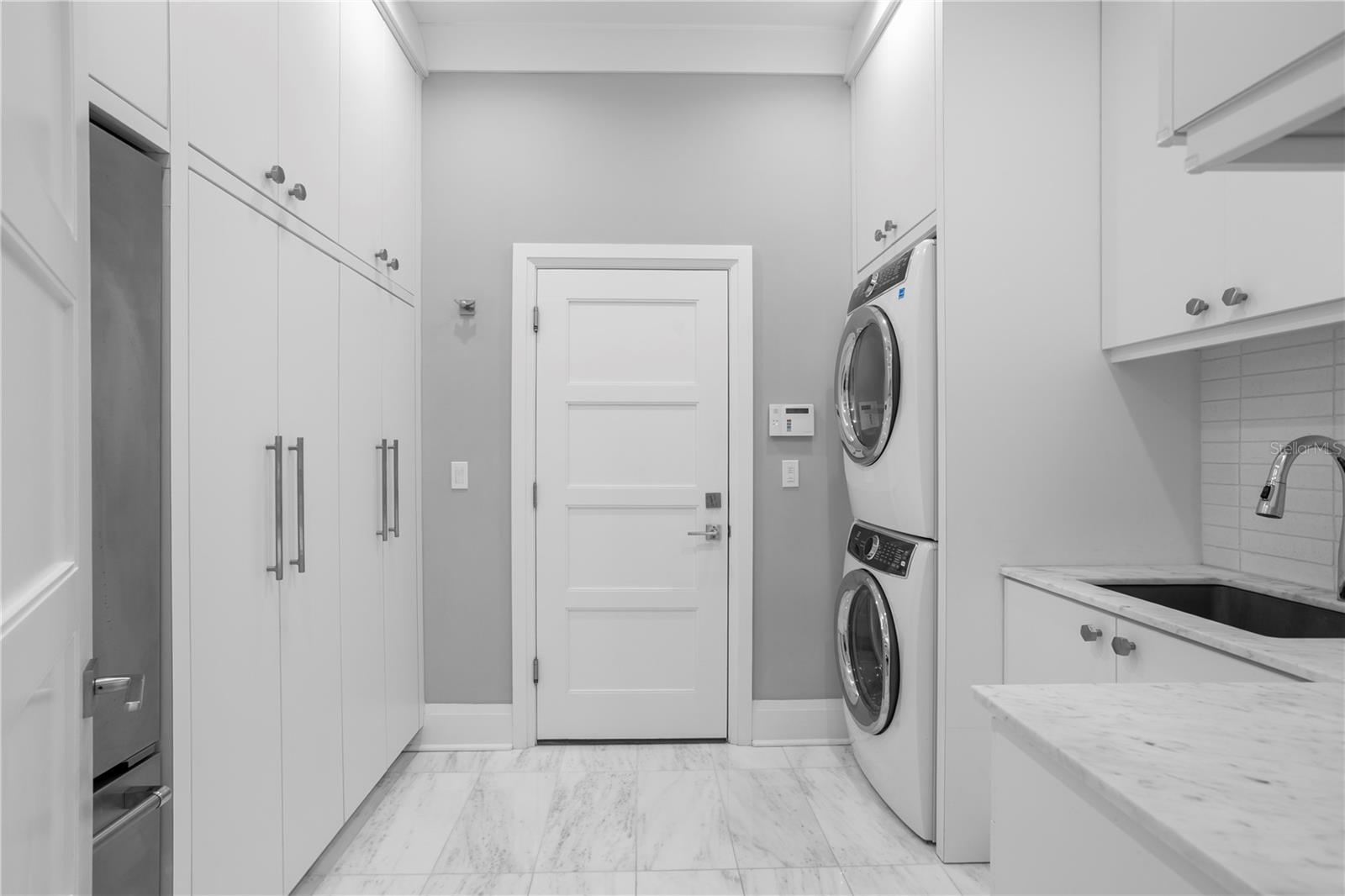 1037 ROYAL PASS RD, TAMPA, FL, 33602