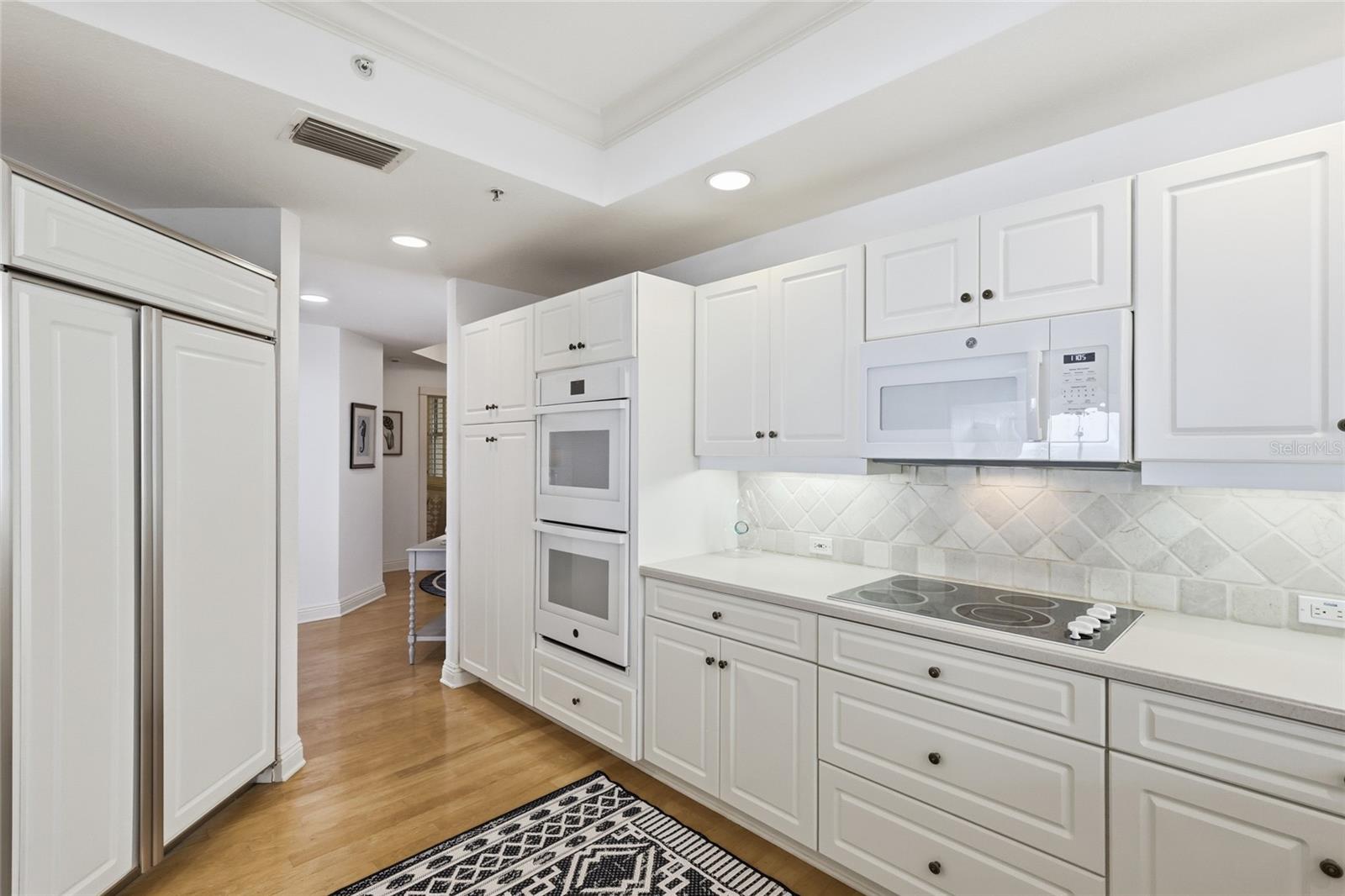 D6144921 Property Photo