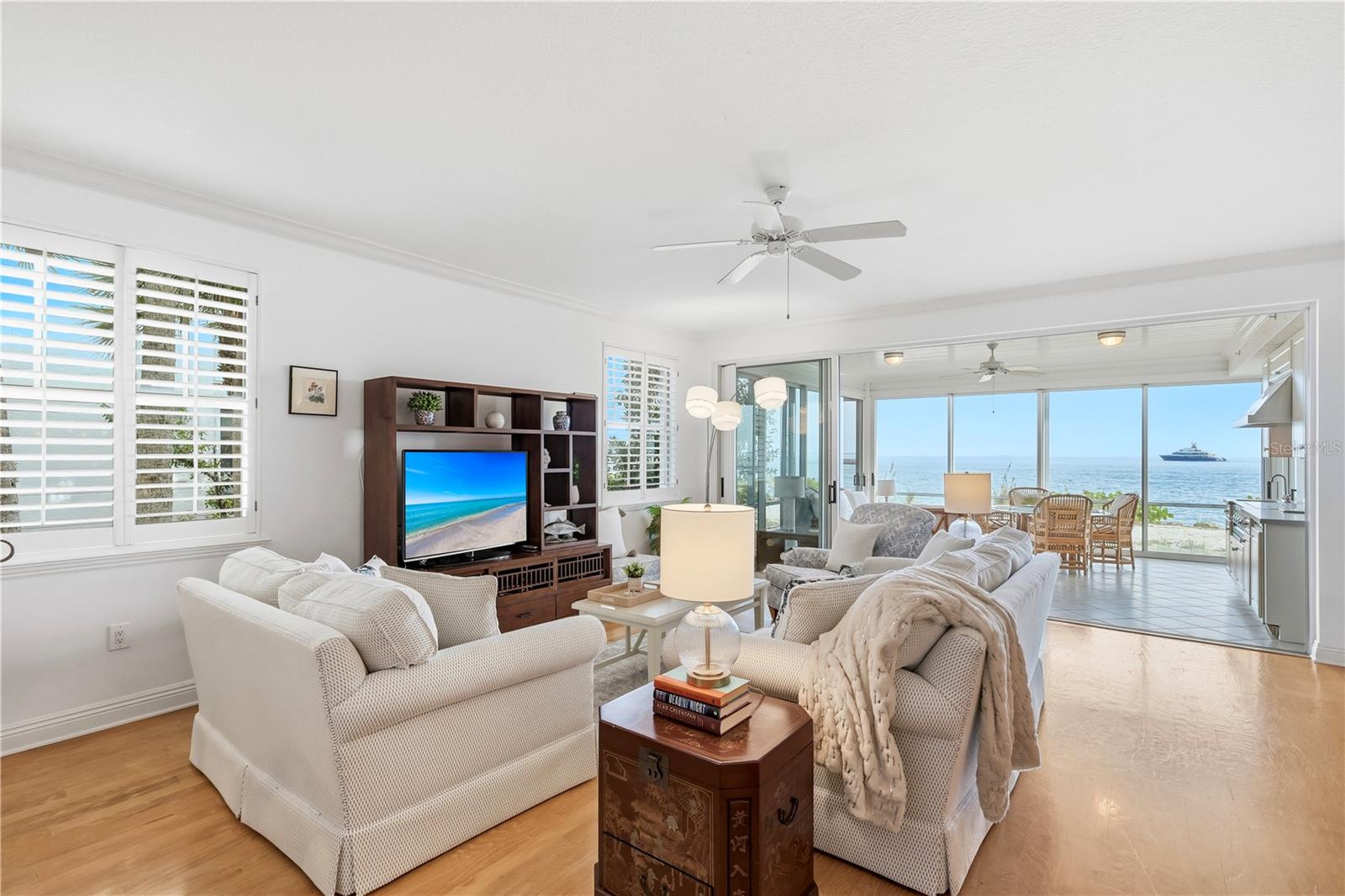 D6144921 Property Photo