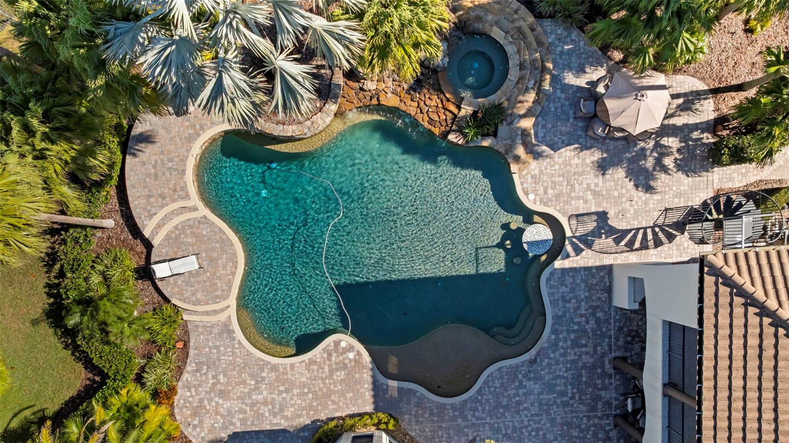 TB8451052 Property Photo