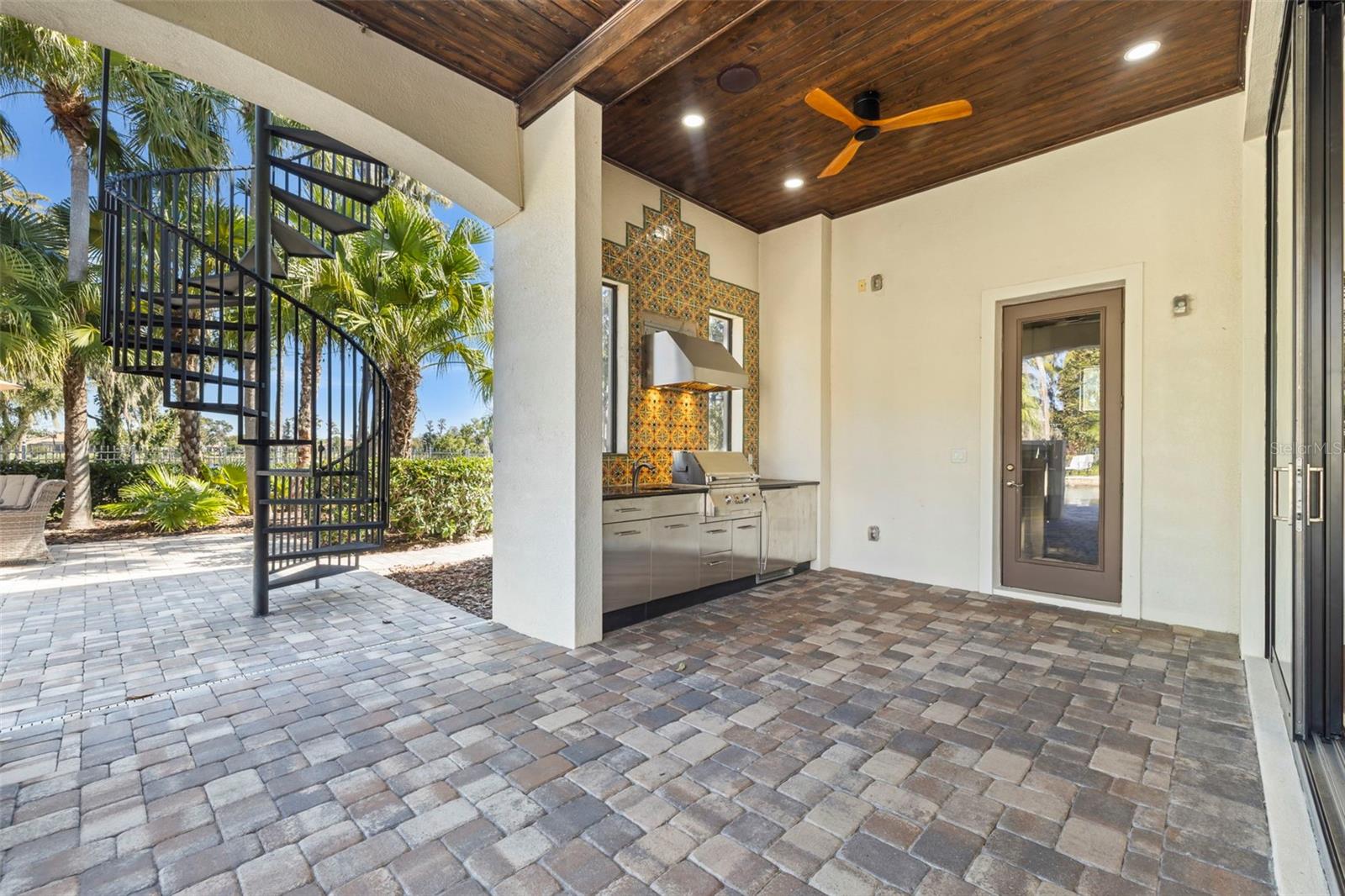 TB8451052 Property Photo