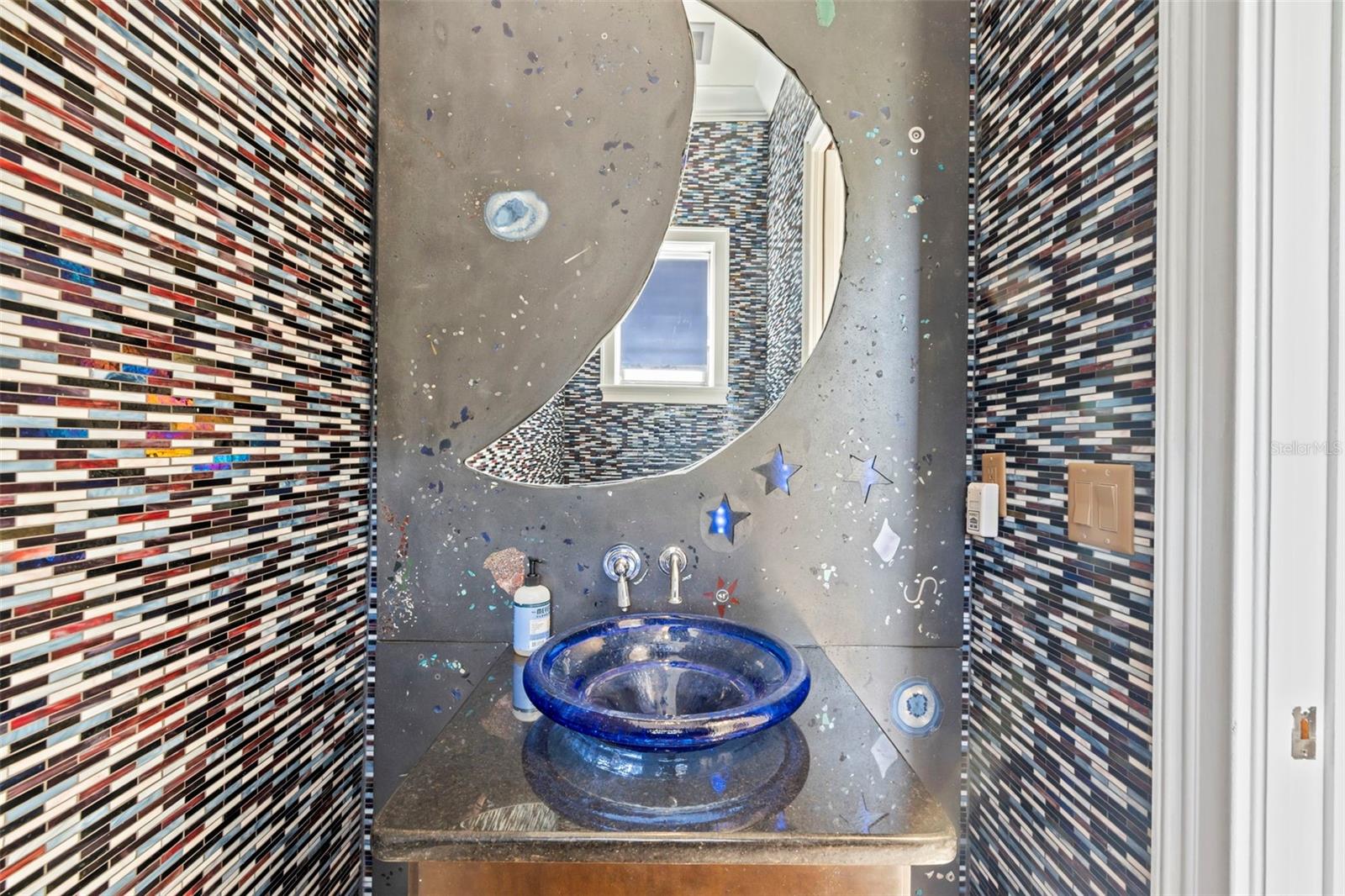 TB8451052 Property Photo