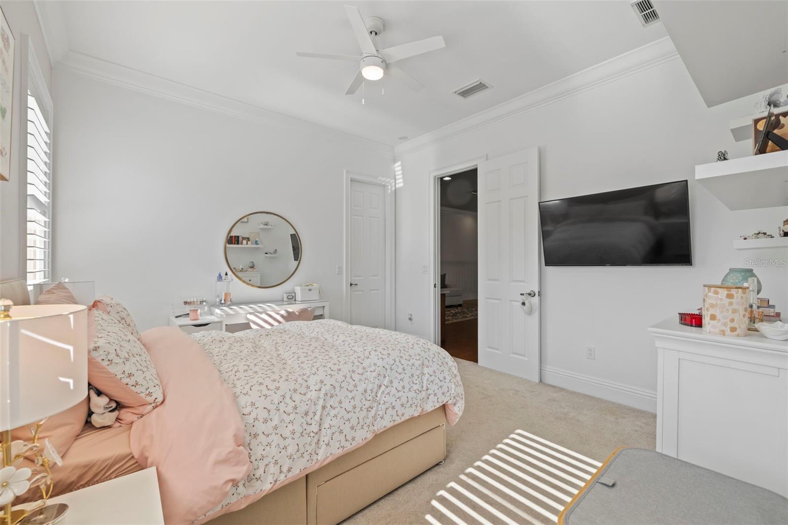 TB8451052 Property Photo