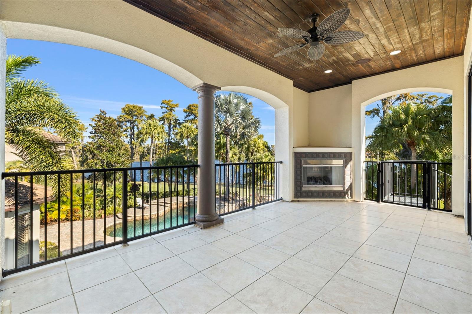 TB8451052 Property Photo