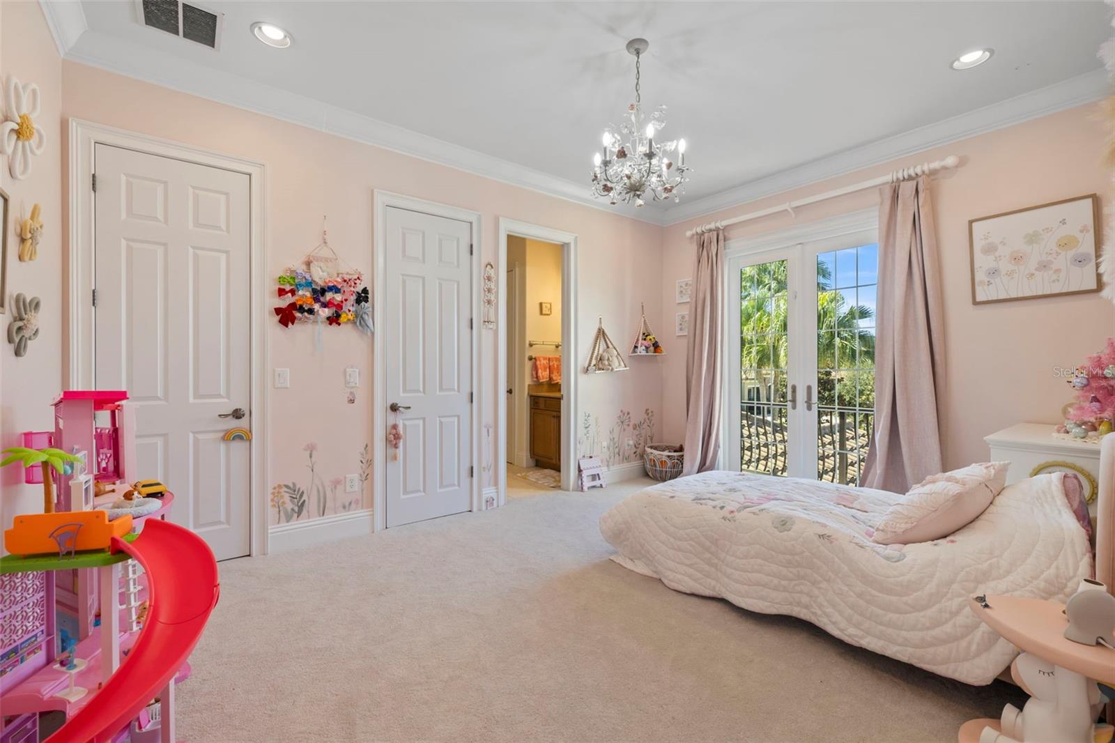 TB8451052 Property Photo