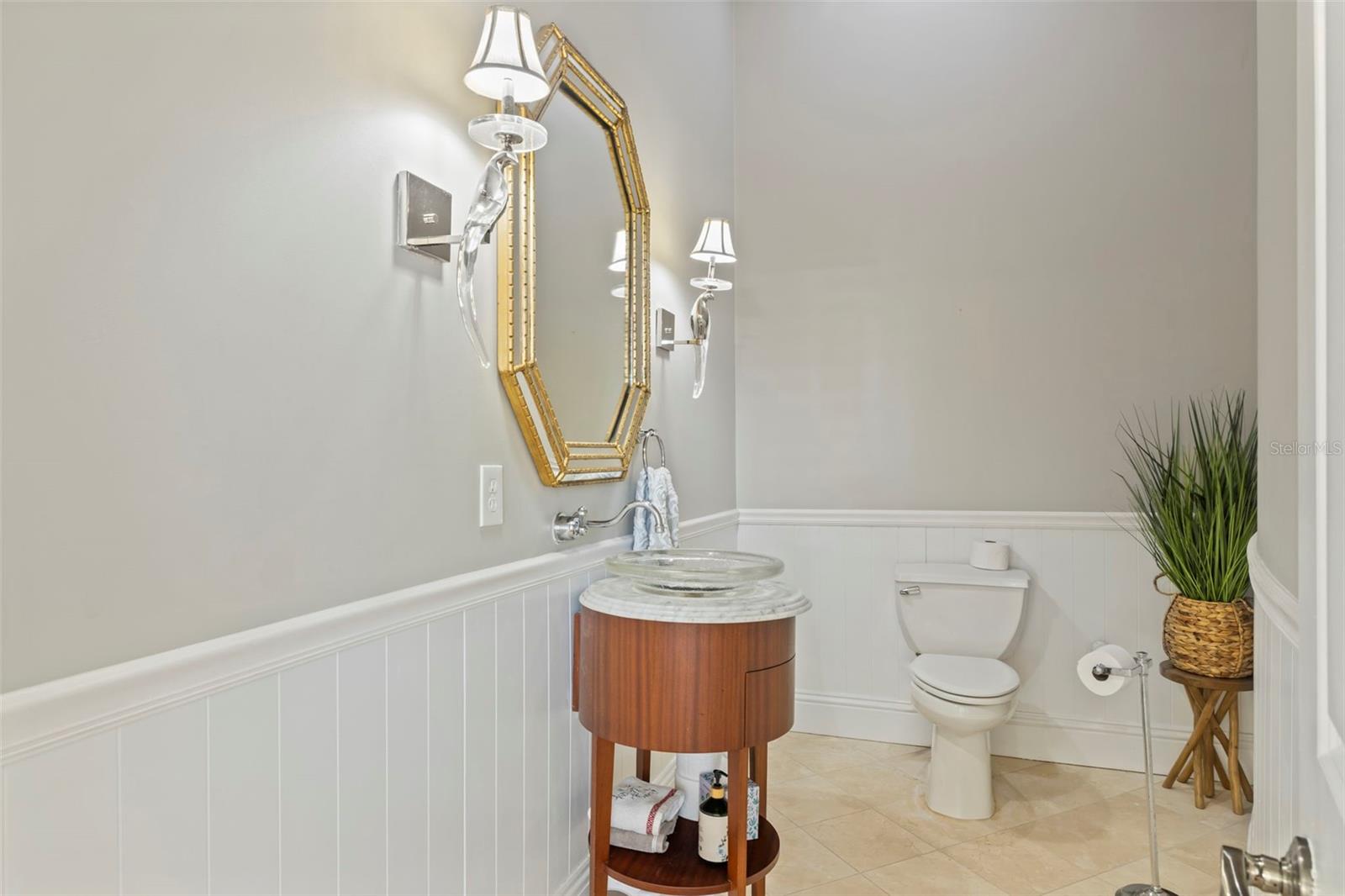 TB8451052 Property Photo