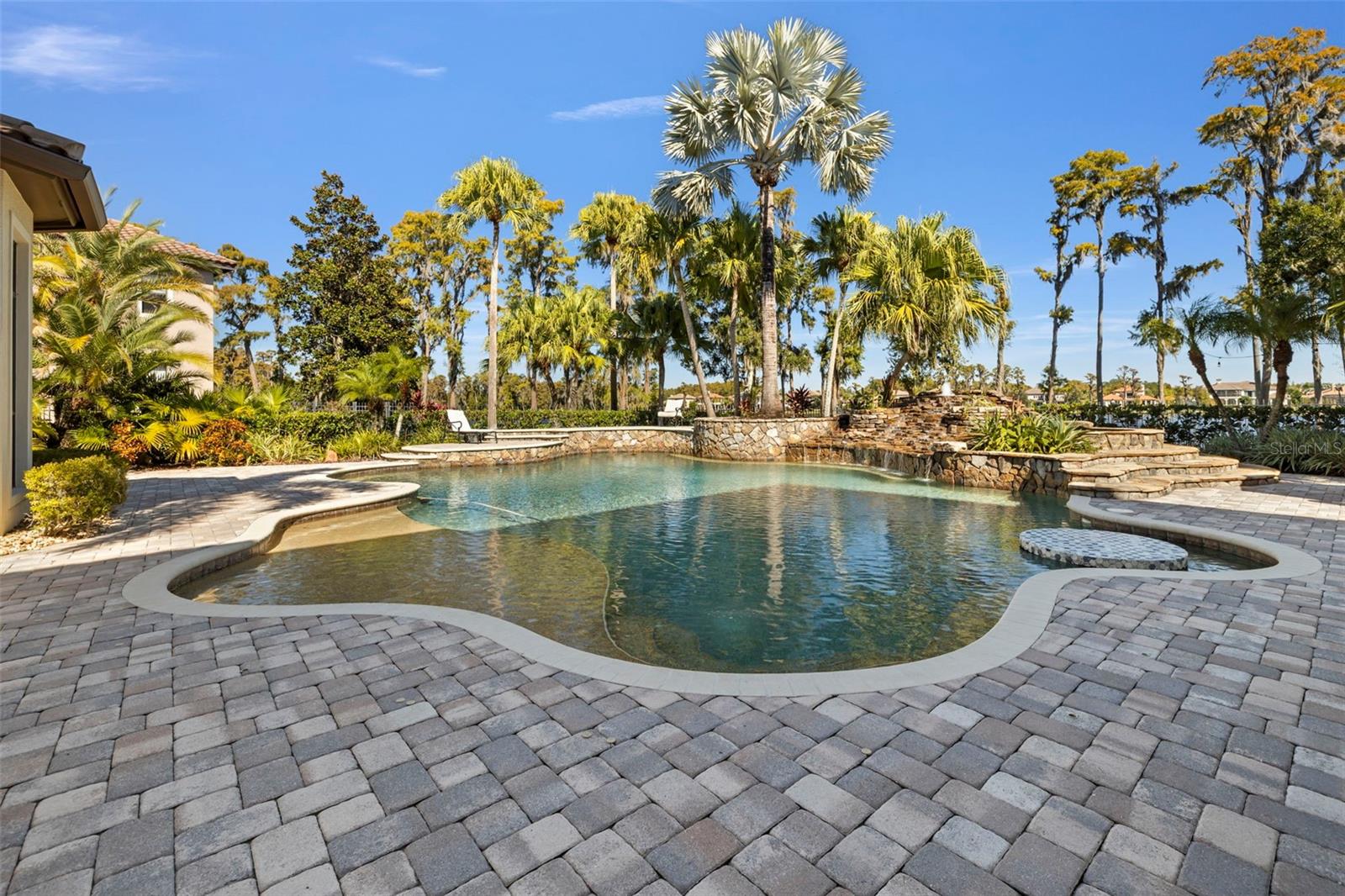 TB8451052 Property Photo