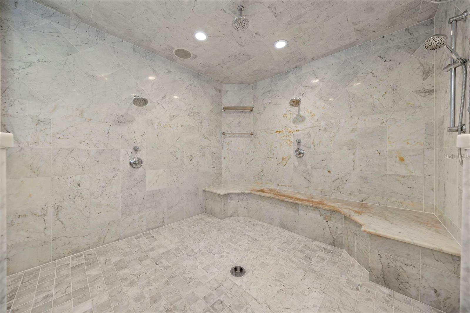 TB8451052 Property Photo