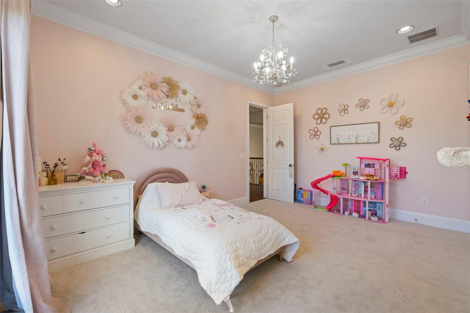 TB8451052 Property Photo