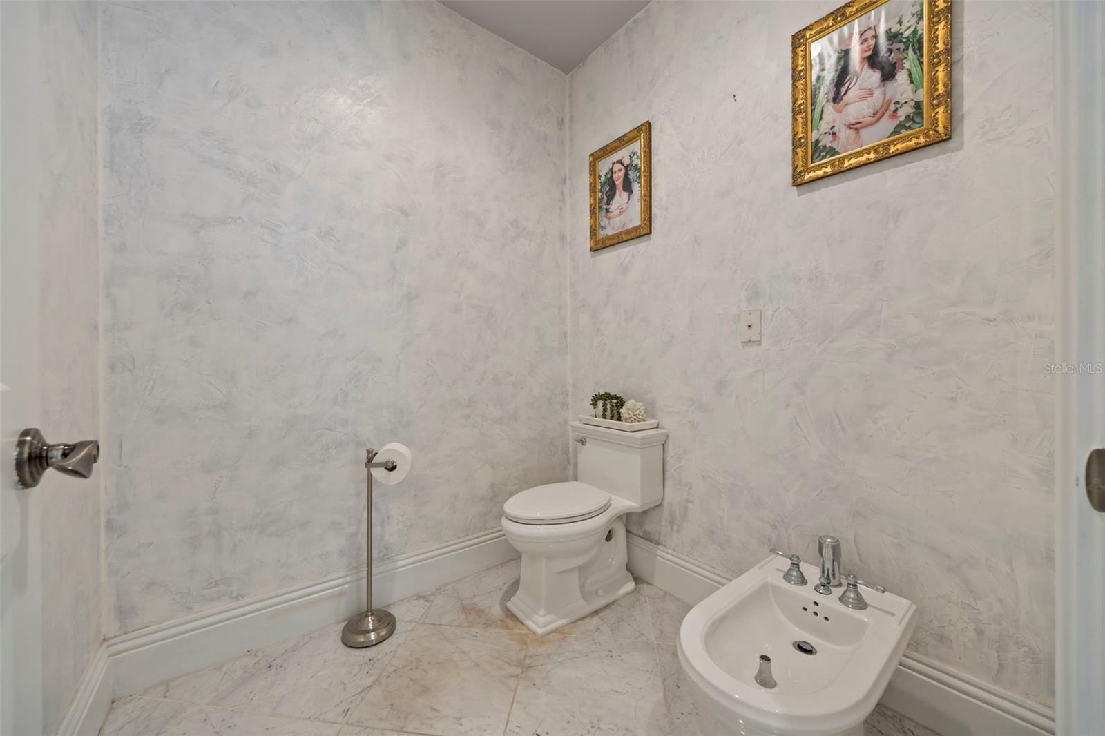 TB8451052 Property Photo