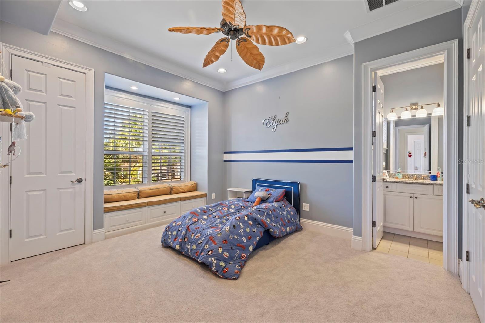 TB8451052 Property Photo