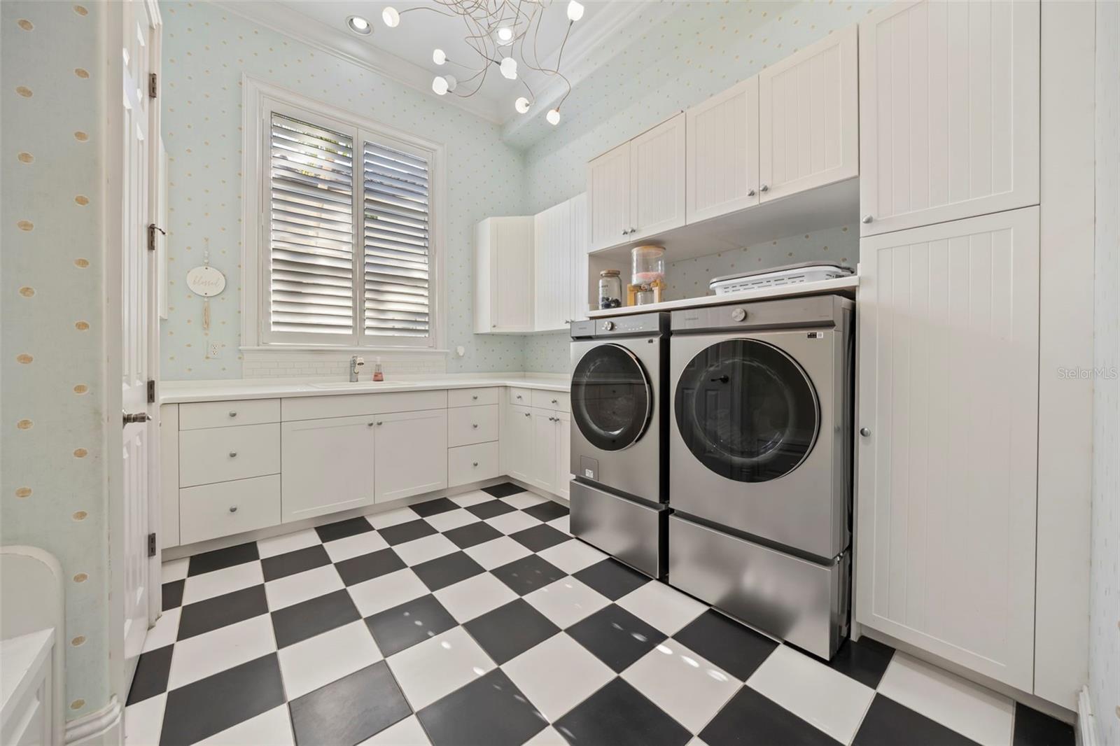 TB8451052 Property Photo