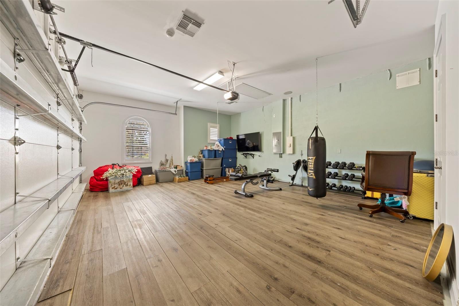 TB8451052 Property Photo