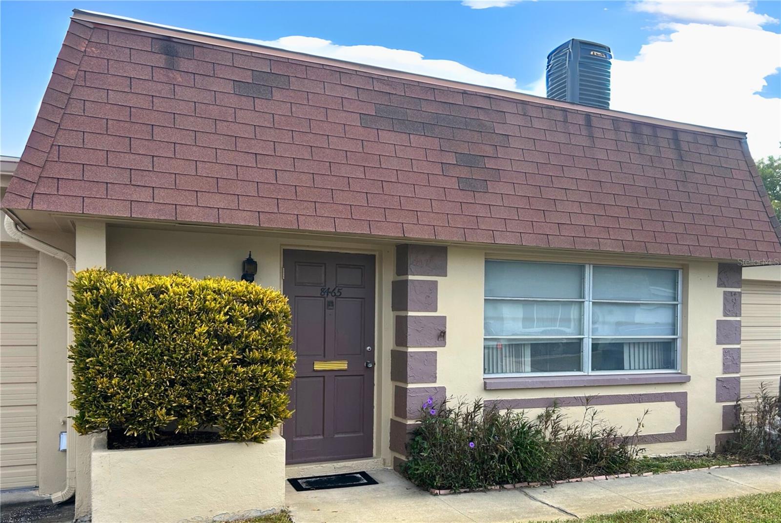 TB8451109 Property Photo