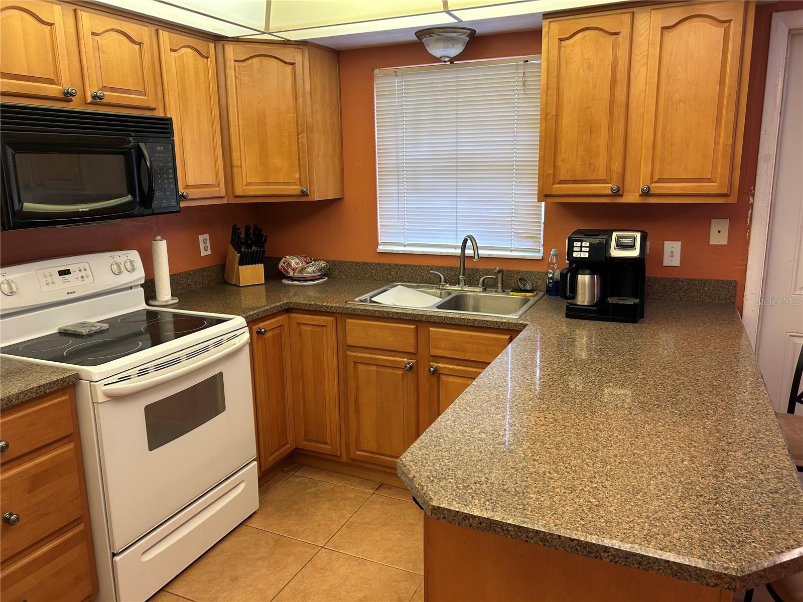 TB8451109 Property Photo