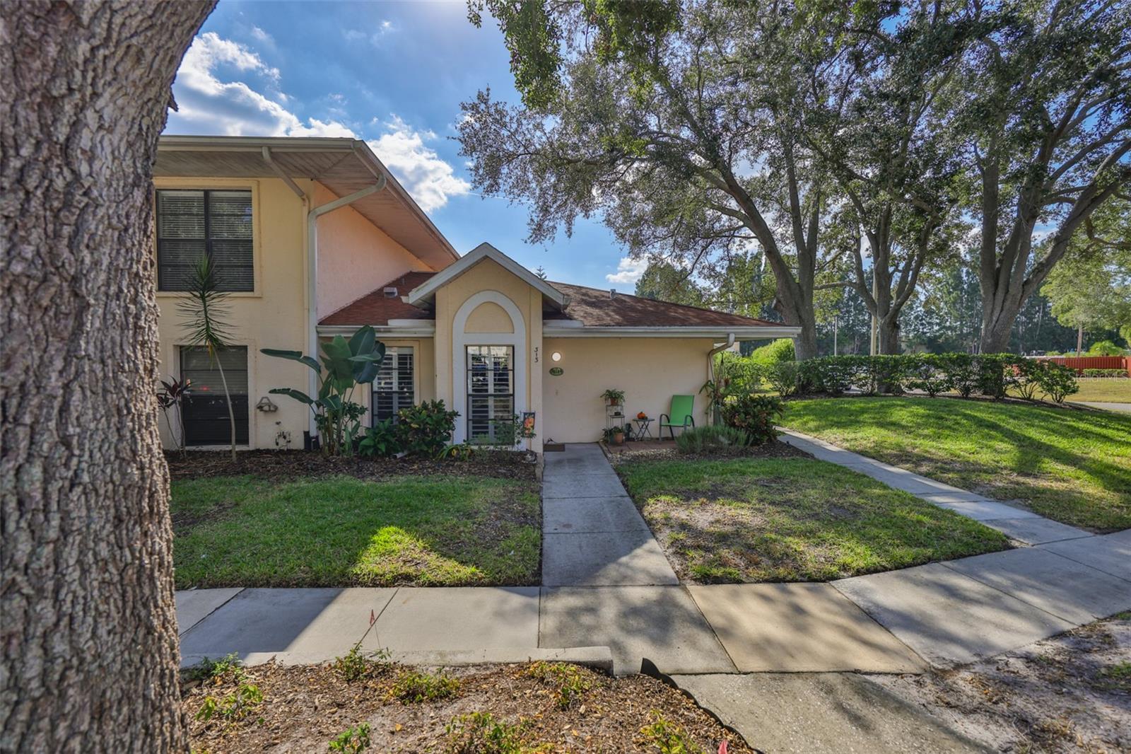 TB8451112 Property Photo