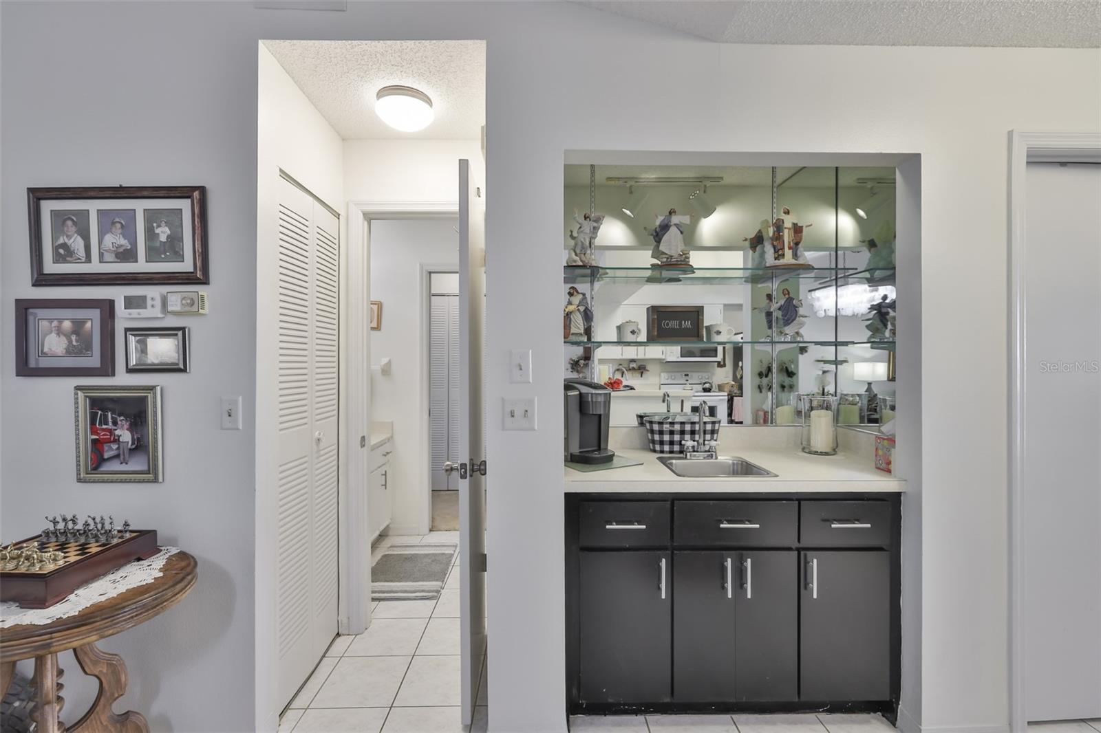 TB8451112 Property Photo