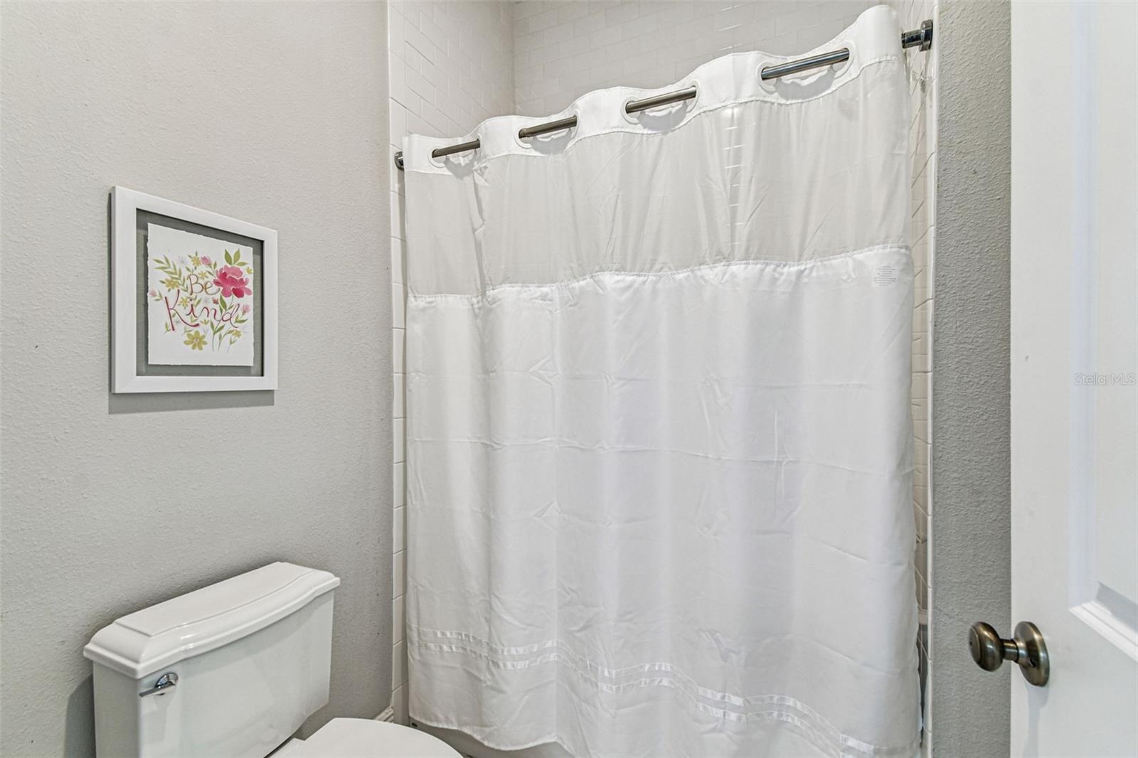 JACK N JILL BATHROOM TO BEDROOM 3 & 4