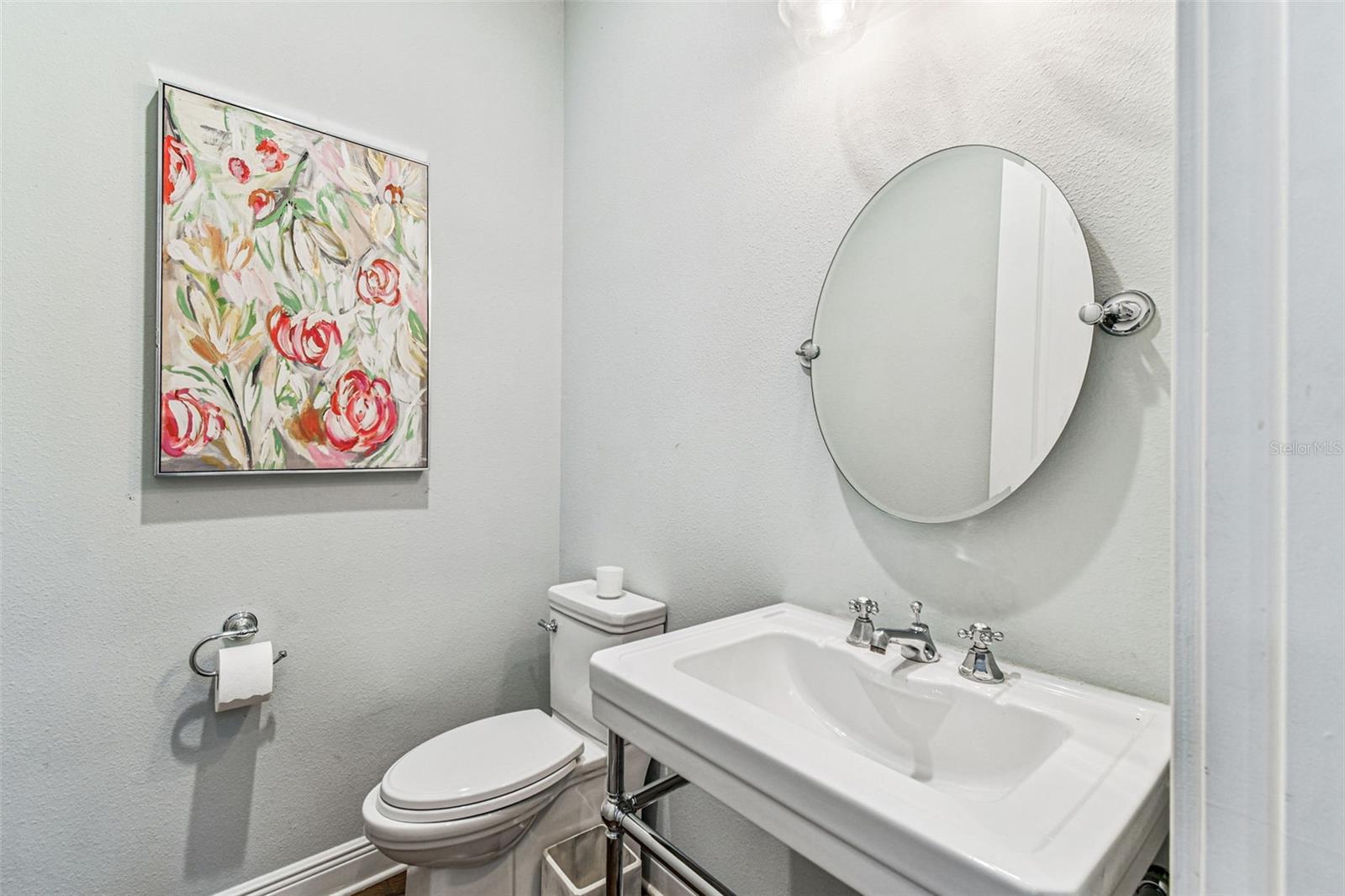 DOWNSTAIRS 1/2 BATHROOM