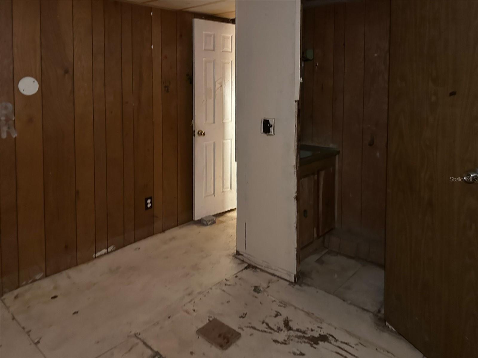 TB8451127 Property Photo