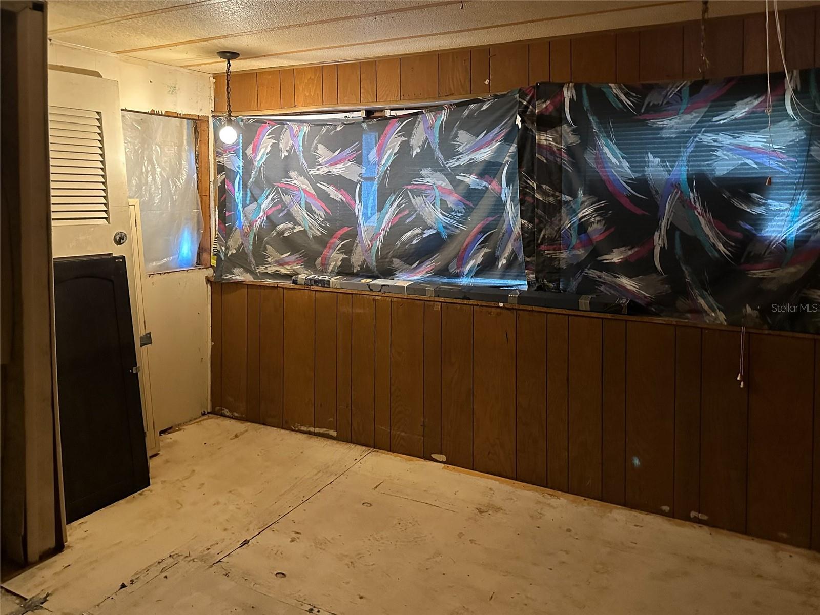 TB8451127 Property Photo