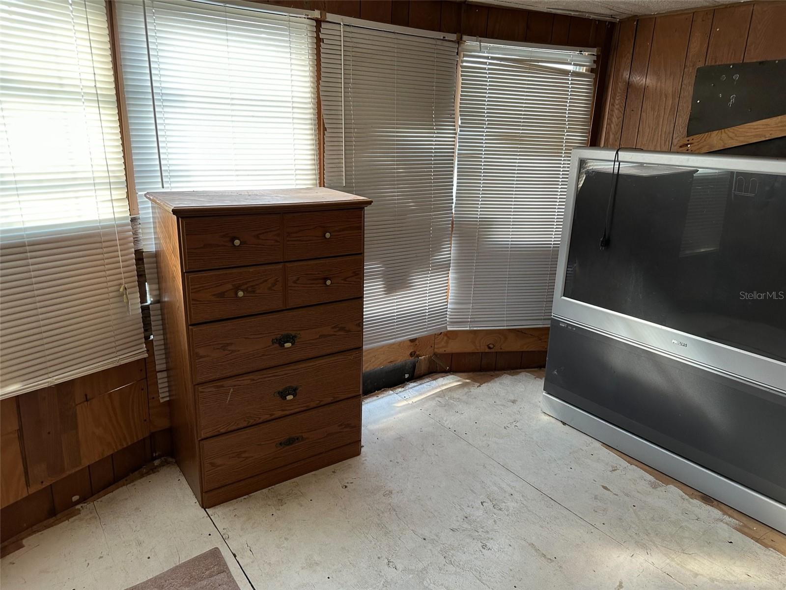 TB8451127 Property Photo