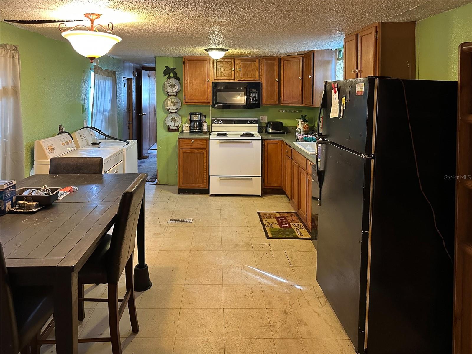 TB8451127 Property Photo