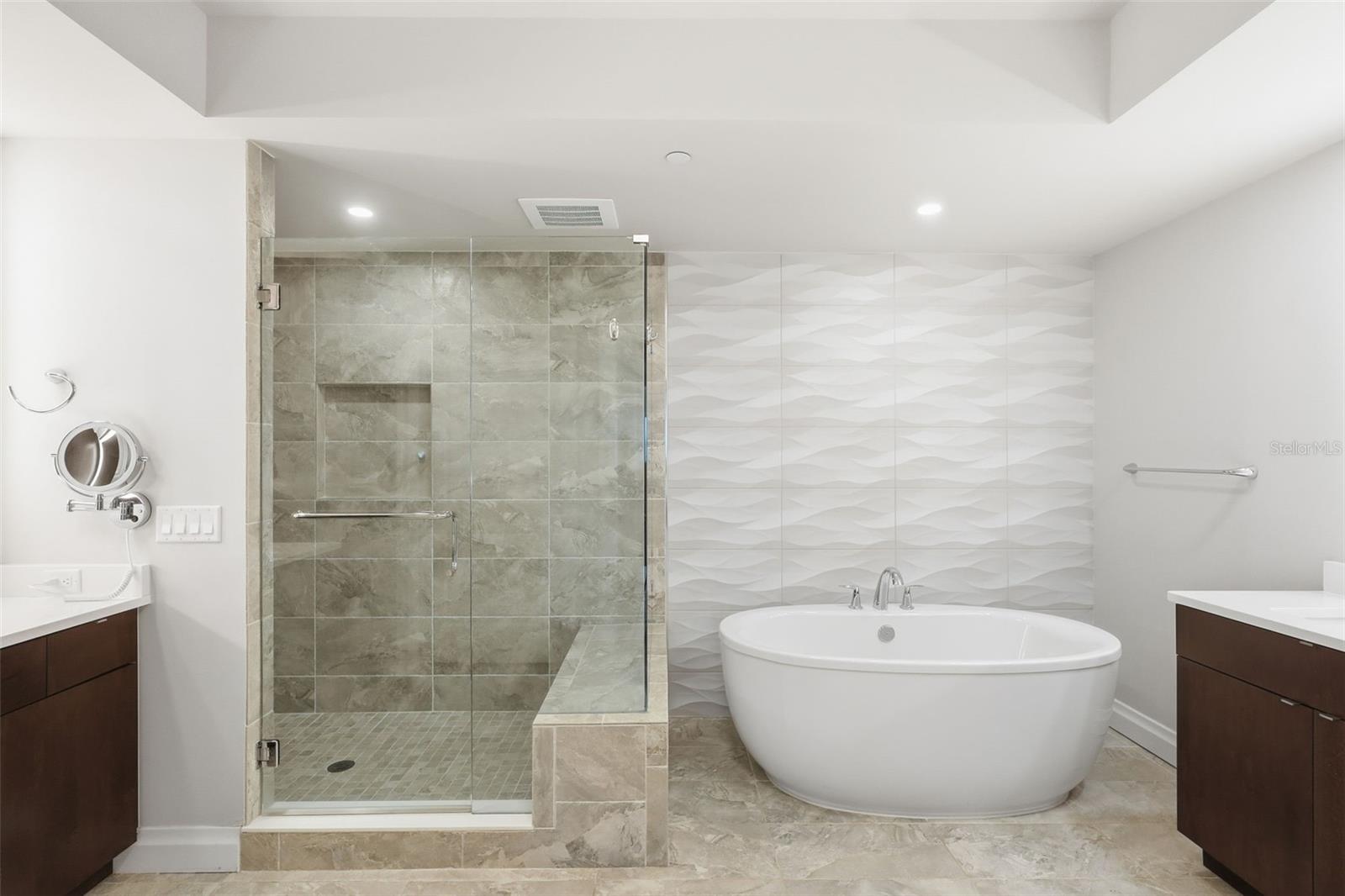 O6363055 Property Photo