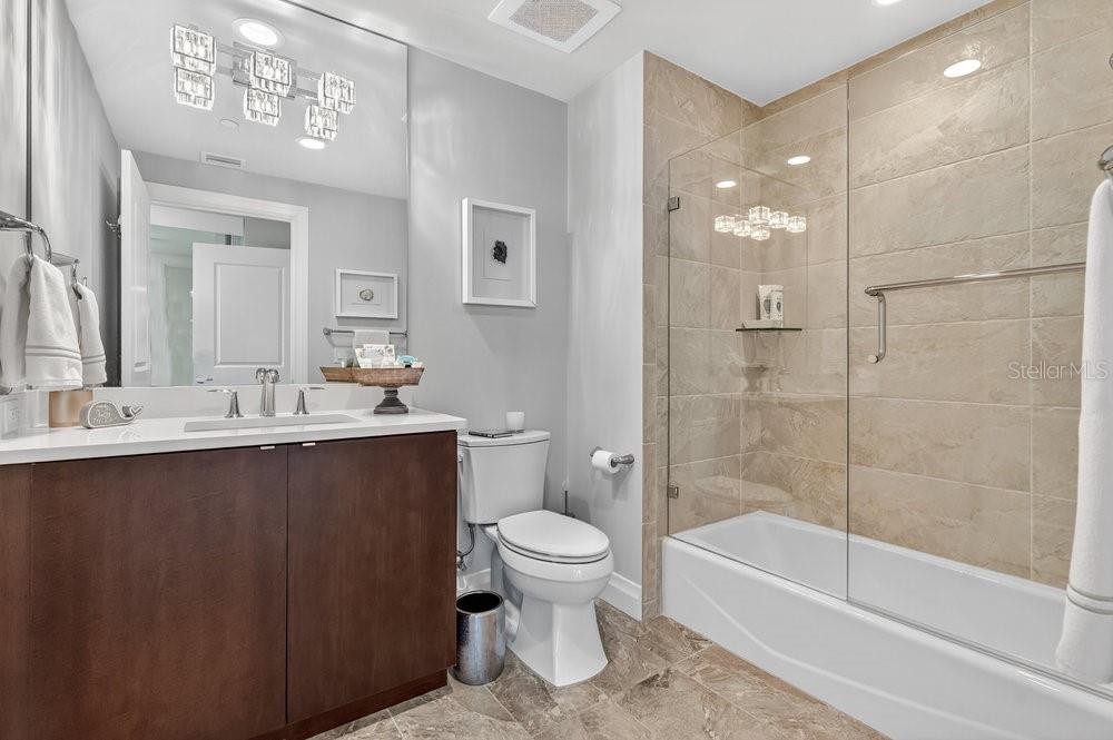 O6363055 Property Photo