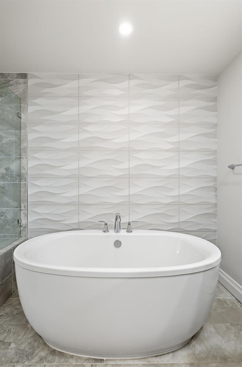 O6363055 Property Photo