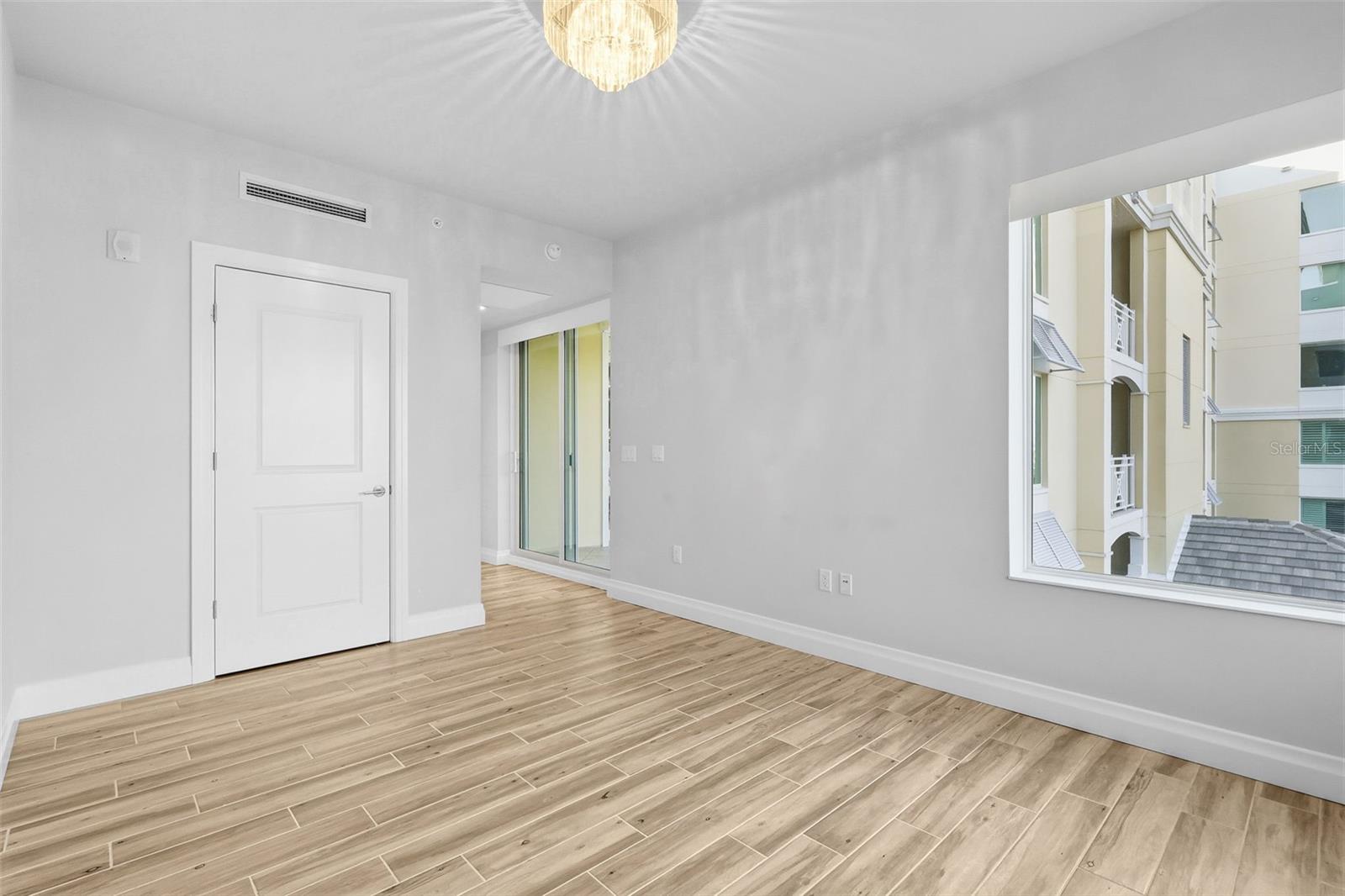 O6363055 Property Photo