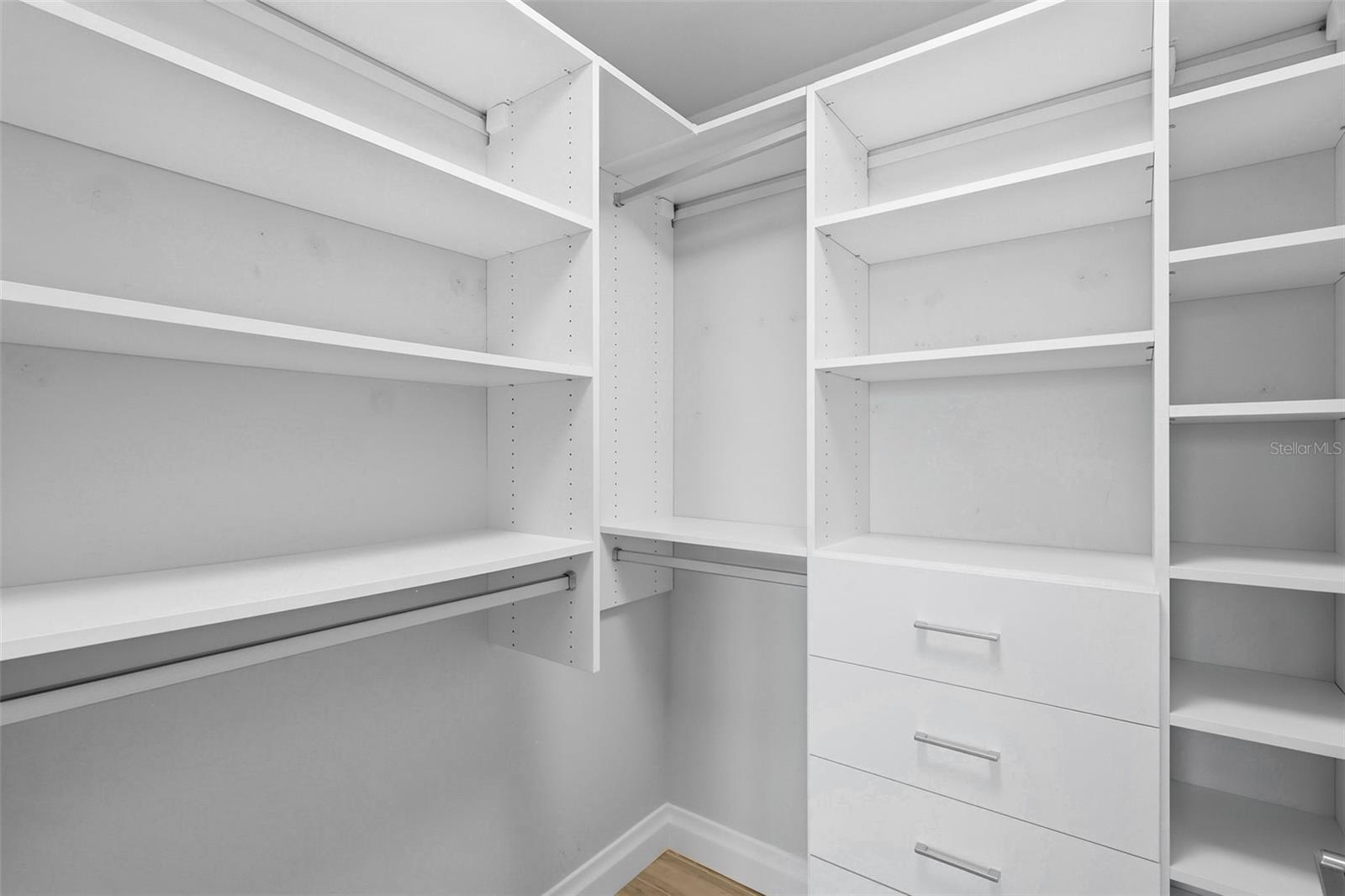 O6363055 Property Photo