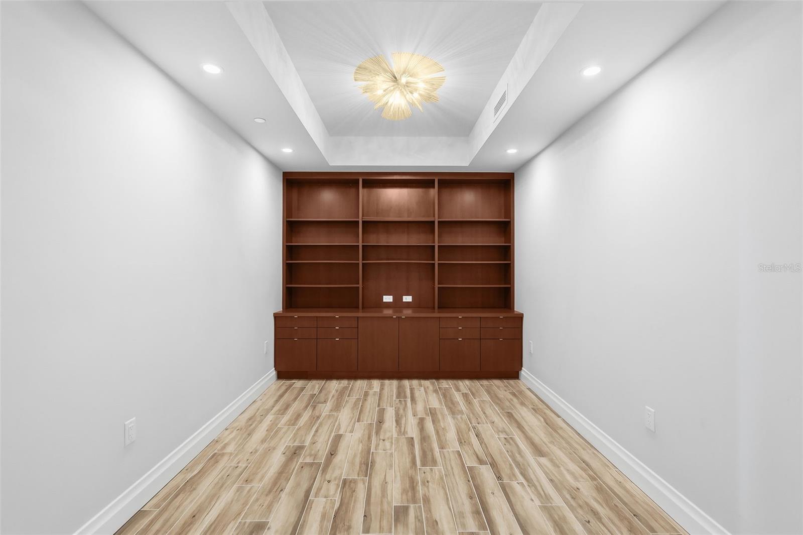 O6363055 Property Photo