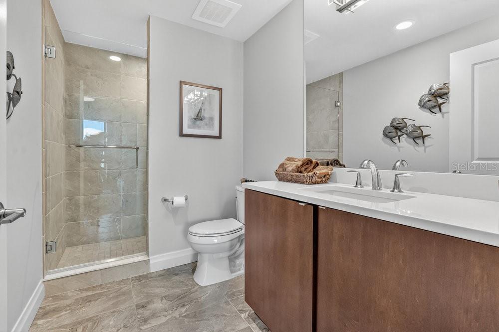 O6363055 Property Photo