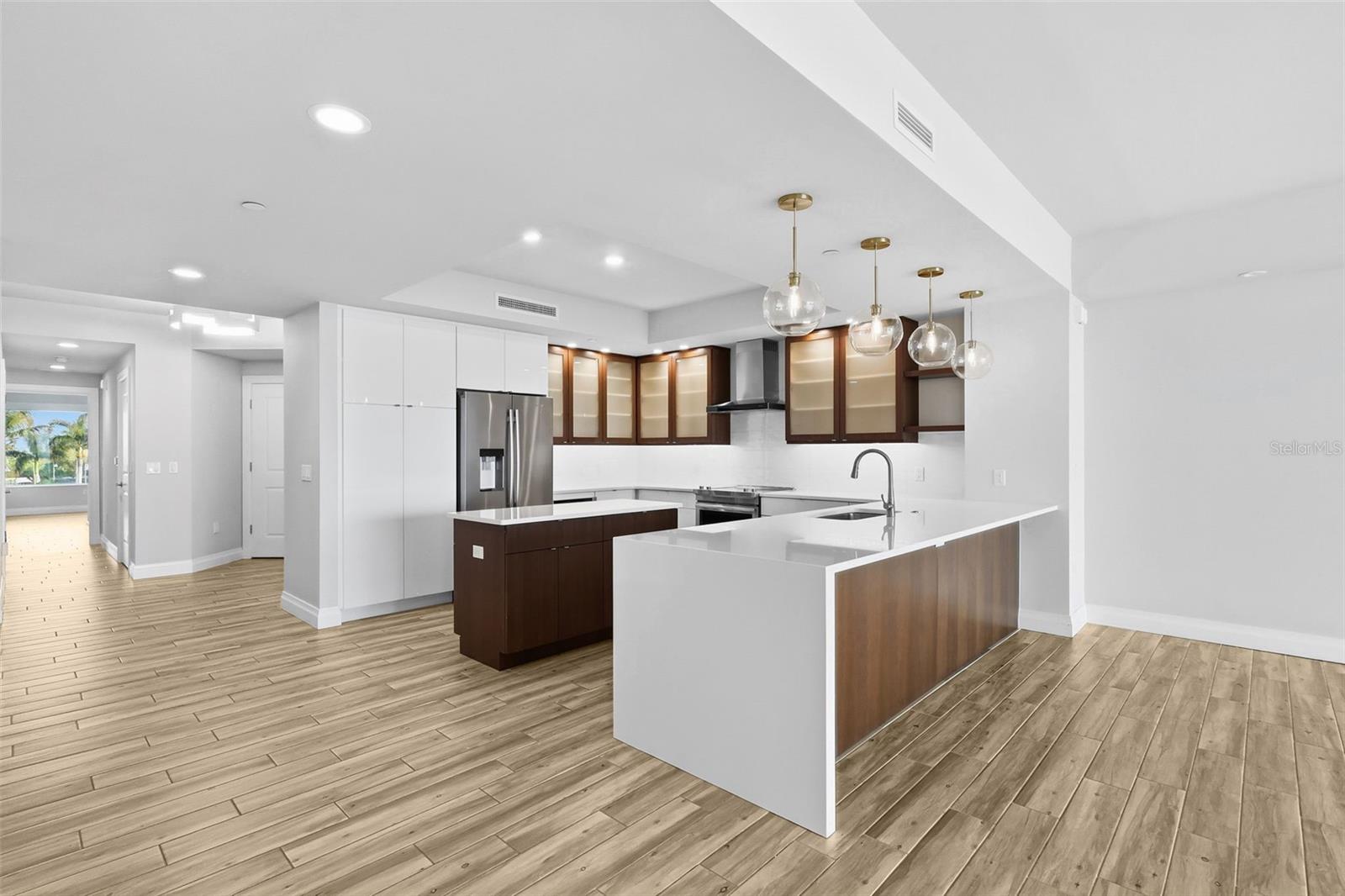 O6363055 Property Photo