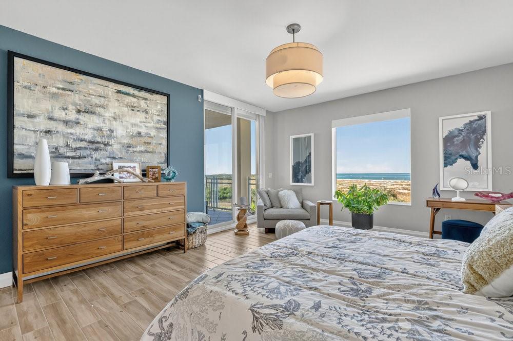 O6363055 Property Photo