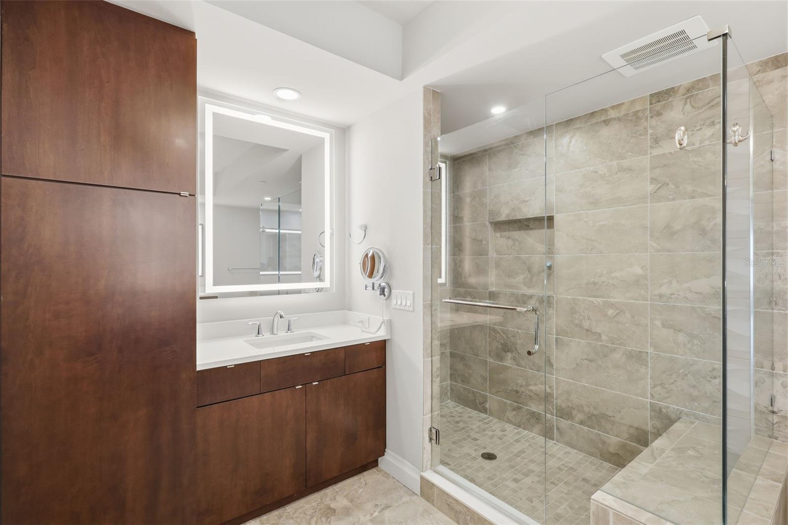 O6363055 Property Photo