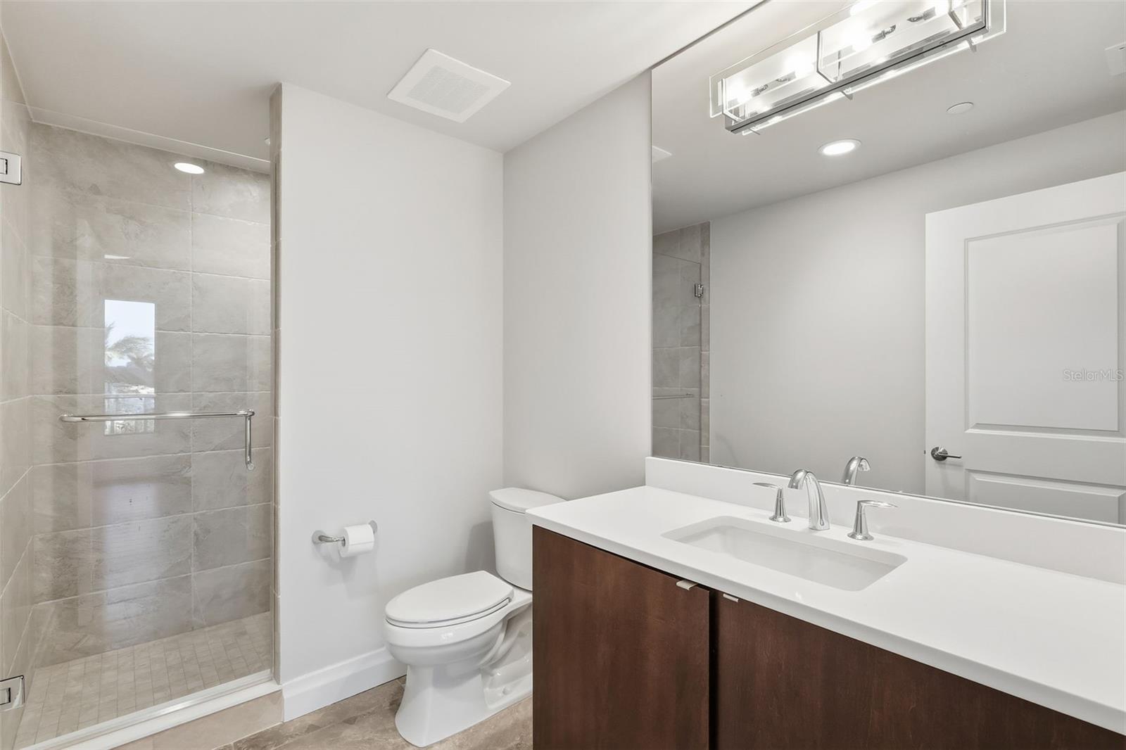 O6363055 Property Photo