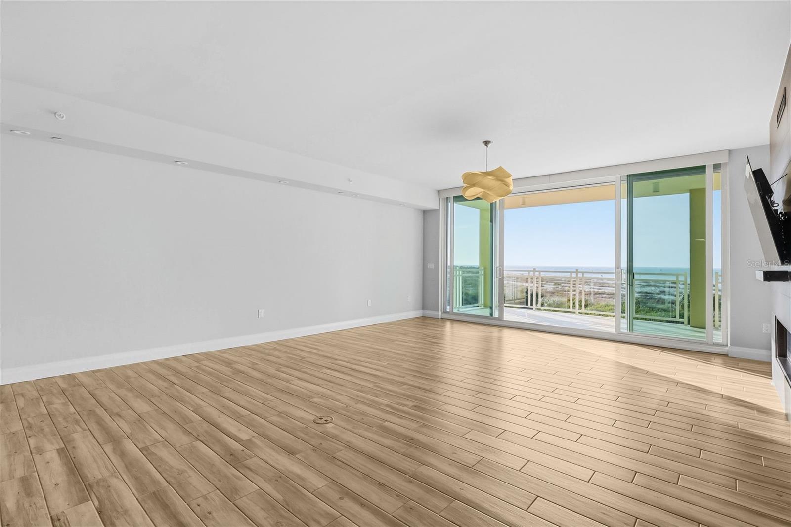 O6363055 Property Photo