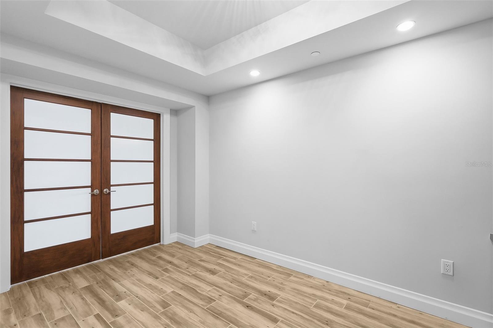 O6363055 Property Photo