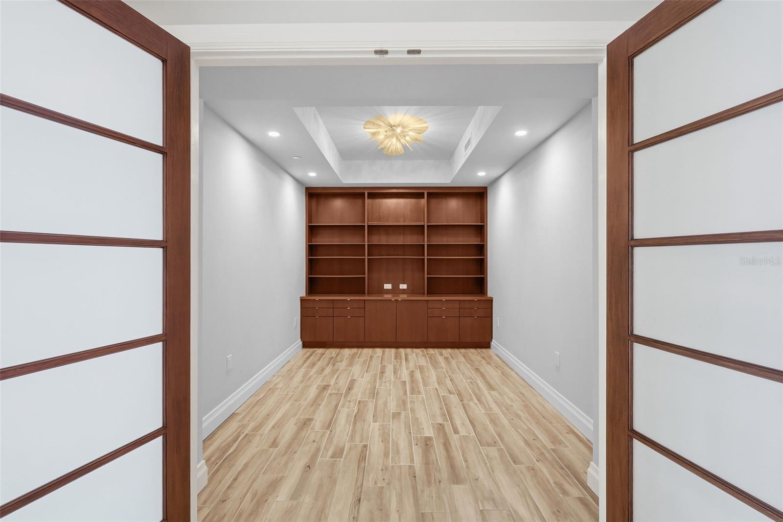 O6363055 Property Photo