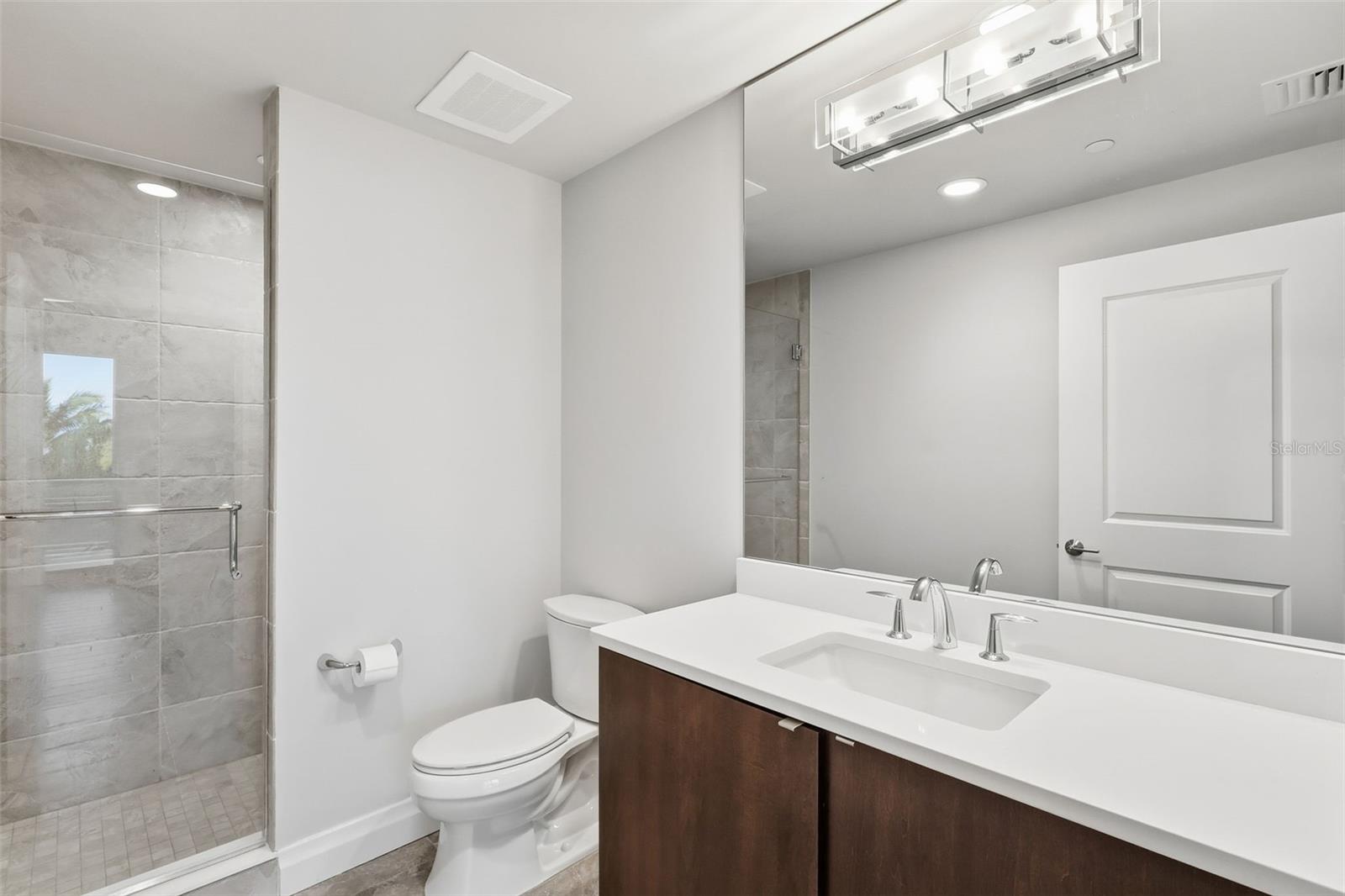 O6363055 Property Photo