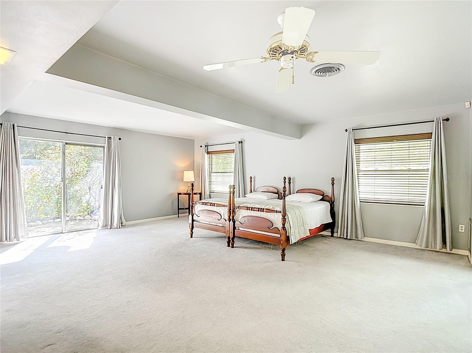 Primary Suite - Expansive 22 x 18 of space to use