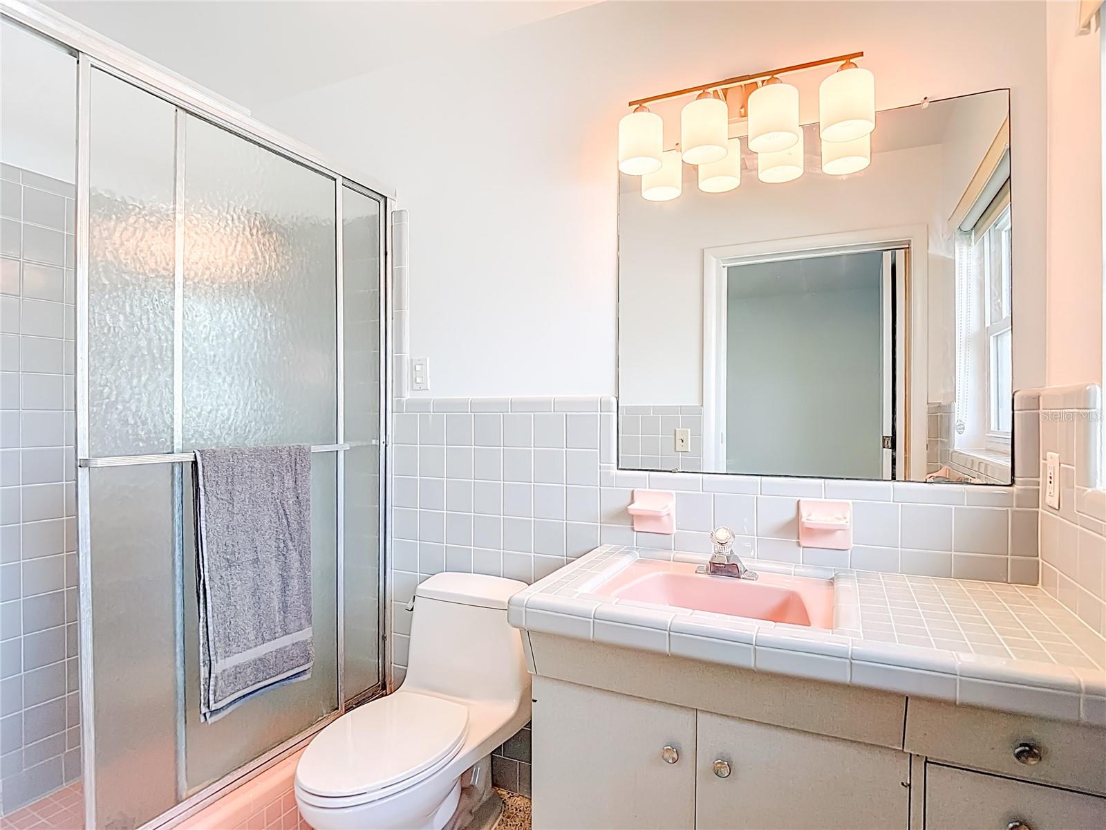 Private En Suite - Bedroom 3