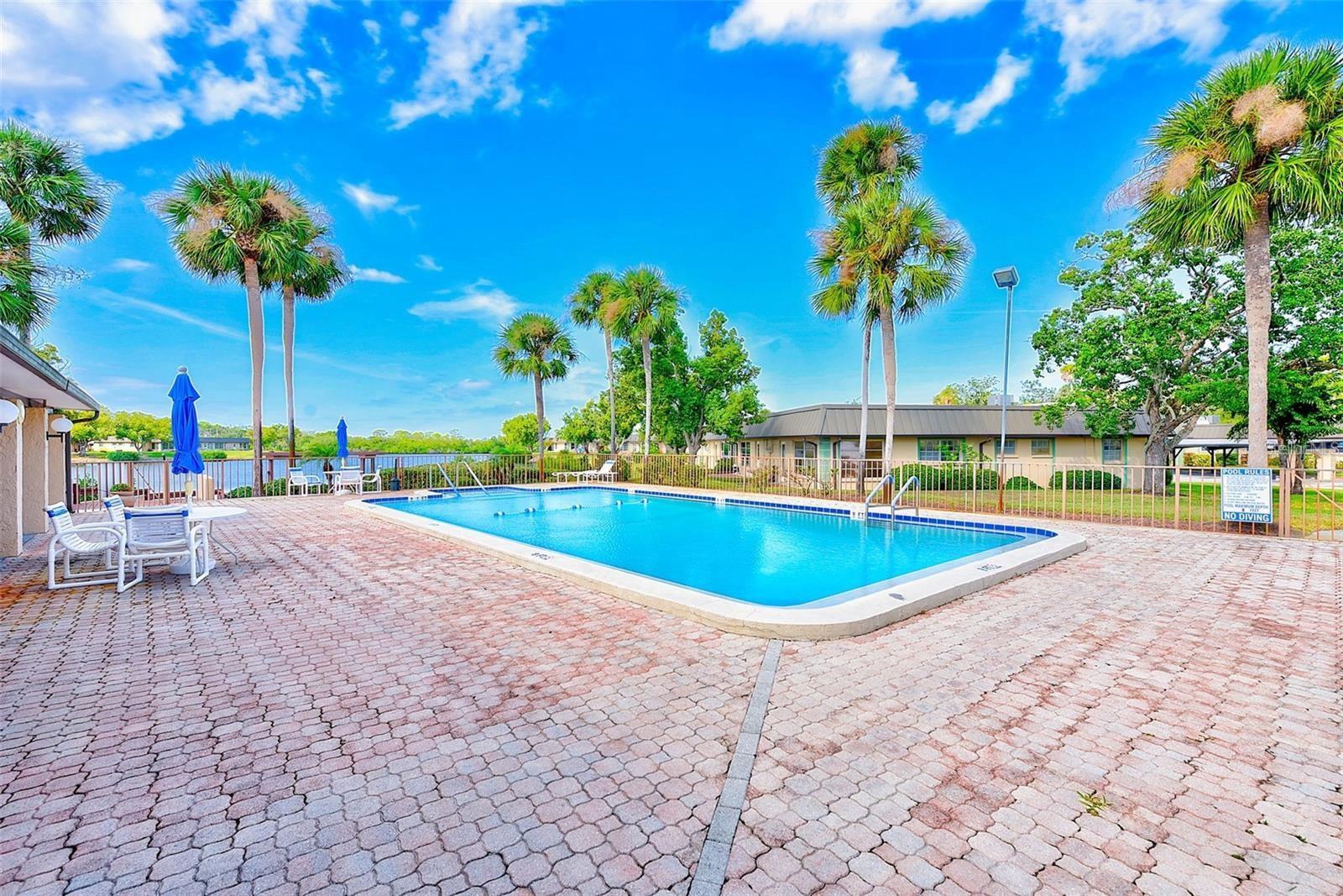 W7881027 Property Photo