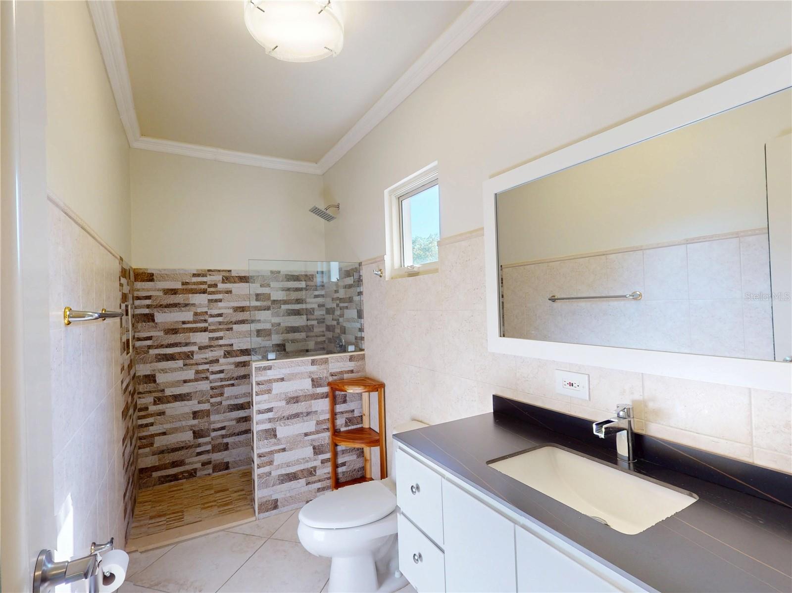 PR9117604 Property Photo