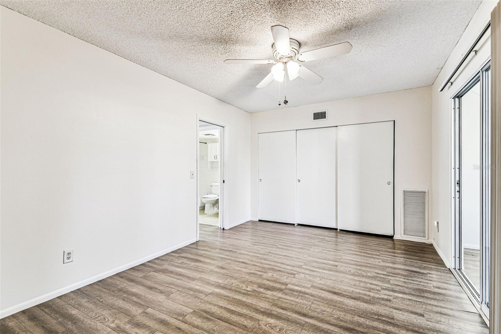 TB8451282 Property Photo