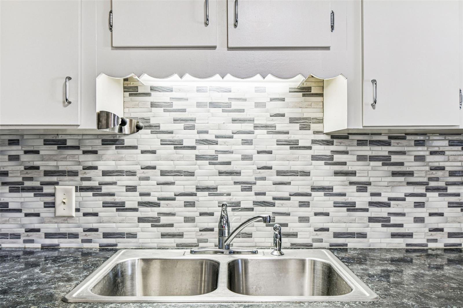 TB8451282 Property Photo