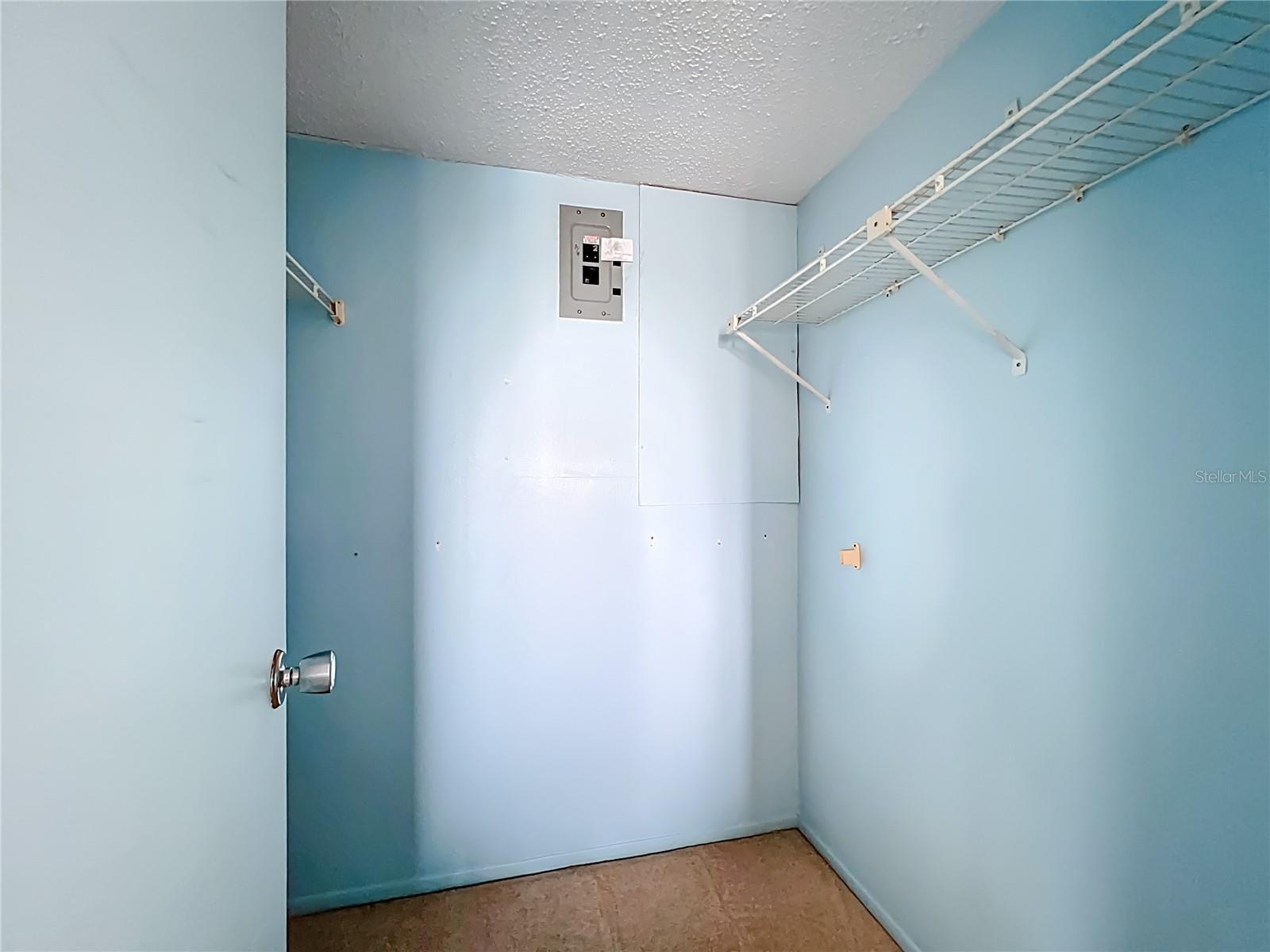 A4673281 Property Photo